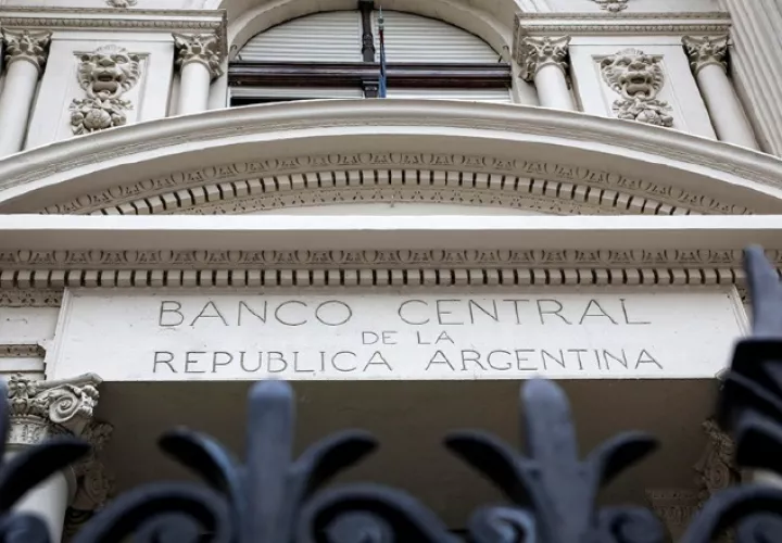 Buscan cubrir las necesidades de pesos del mercado. EFE