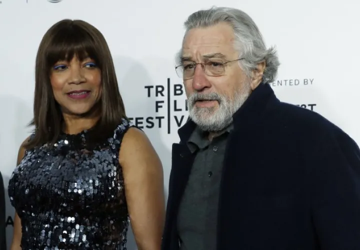 De Niro tiene 6 hijos. 