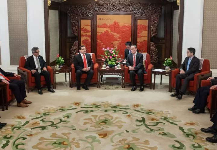 Autoridades  de China y El Salvador se reúnen. /Foto EFE