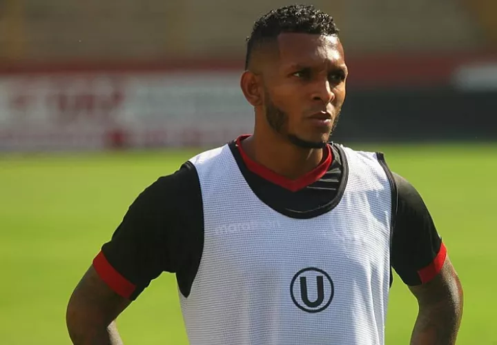 Alberto Negrito Quintero durante un entrenamiento con Universitario de Deportes. Foto @Negritime
