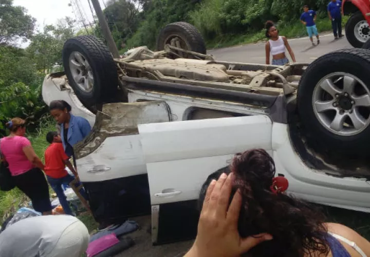 Seis personas lesionadas en un accidente de tránsito en Puerto Pilón. Foto/Diómedes Sánchez