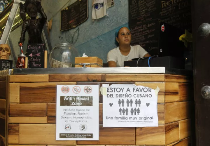 En la Carta Magna actualizada se modifica el concepto de matrimonio, ahora definido como "unión voluntaria entre un hombre y una mujer".