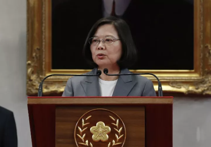 La presidenta de Taiwán, Tsai Ing-wen, habla sobre la decisión de El Salvador de romper relaciones para irse con China. FOTO/EFE 
