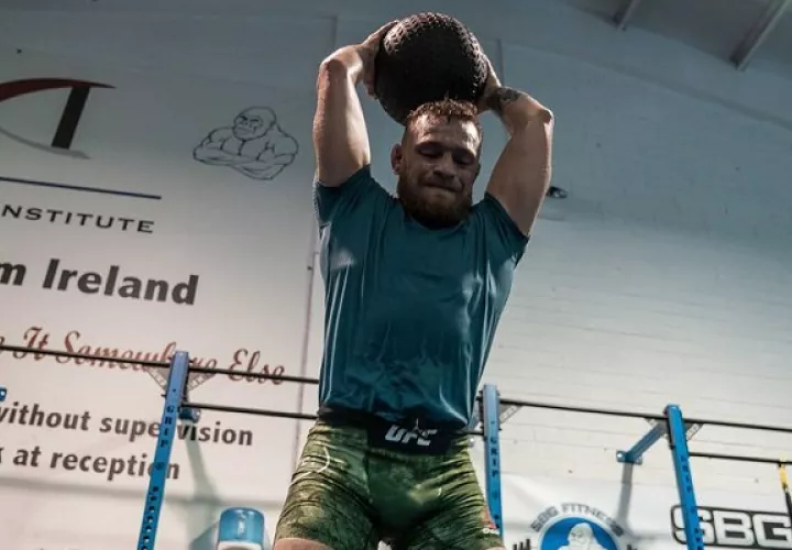 Conor McGregor  vuelve a la UFC el otro mes.