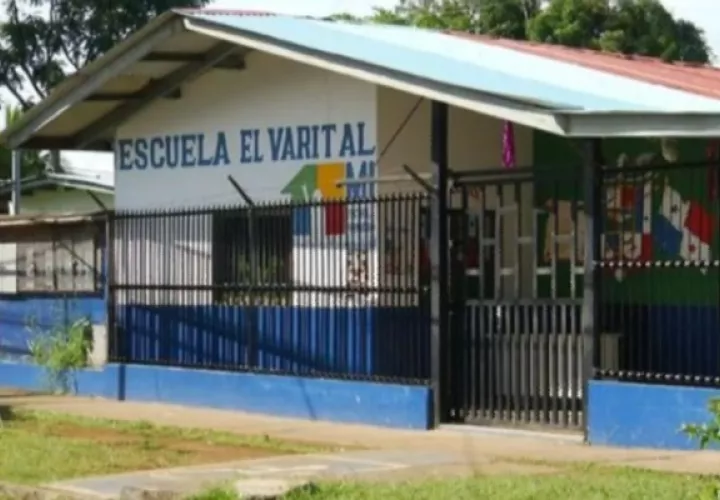 El plantel educativo, donde acudía a impartir clases. Foto: Mayra Madrid.  