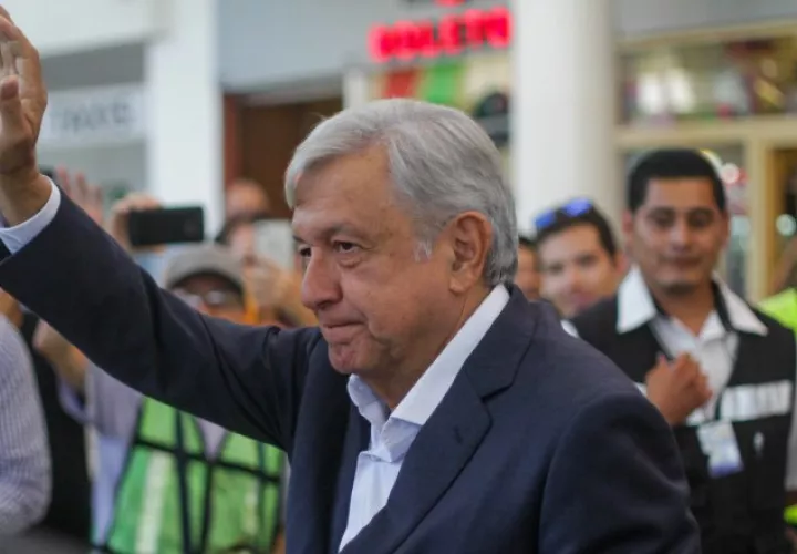 Andrés Manuel López Obrador, viajó en un vuelo comercial a Tijuana. EFE