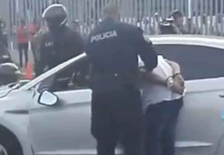 Mujer es atropellada en la Cinta Costera