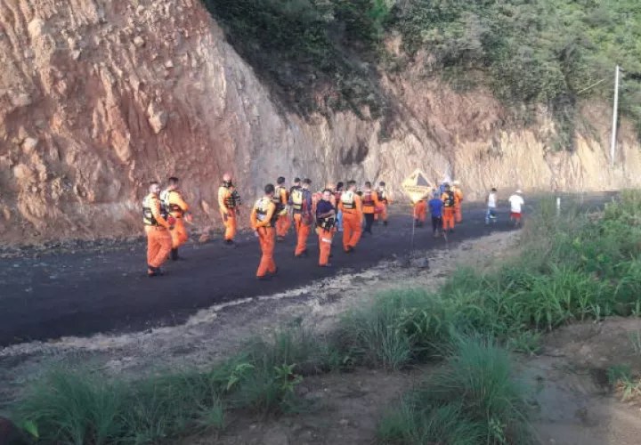 Bloque de búsqueda en el caso de Cerro Marta. Foto/Sinaproc