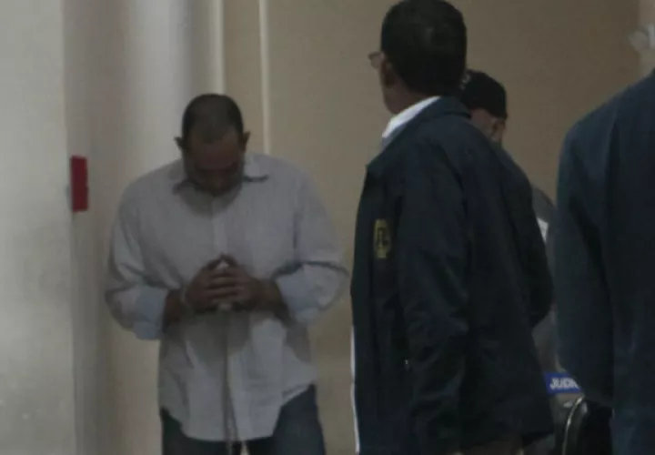 Hidadi Saavedra, de 37 años, cuando llegó a la audiencia por el caso del asesinato que involucra al padre David Cosca. Foto: Victor Arosemena. 