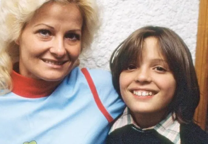 Marcela Basteri, madre del cantante, falleció hace varios años