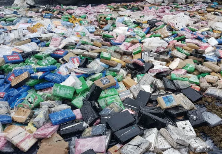 Cerca de 4.8 toneladas de la sustancia destruida  era cocaína. Foto/Eric Montenegro