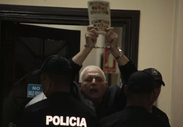 Ricardo Martinelli, en tono enérgico, manifestó que lo tienen secuestrado.  Víctor Arosemena