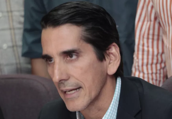 Candidato presidencial Rómulo Roux.
