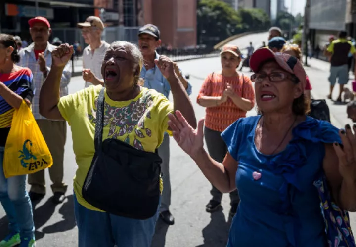 Los adultos mayores cerraron las calles en varios estados. 