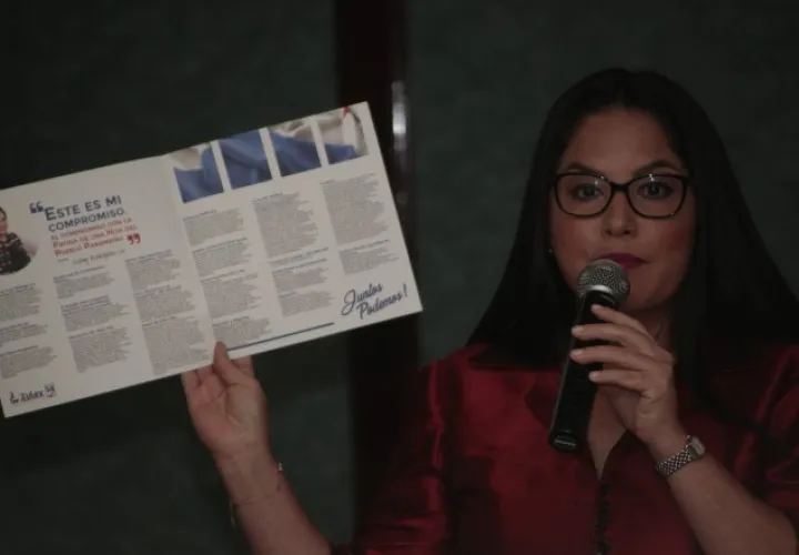 Zulay Rodríguez sustentó sus 14 propuestas en conversatorio con los medios. /Foto Víctor Arosemena