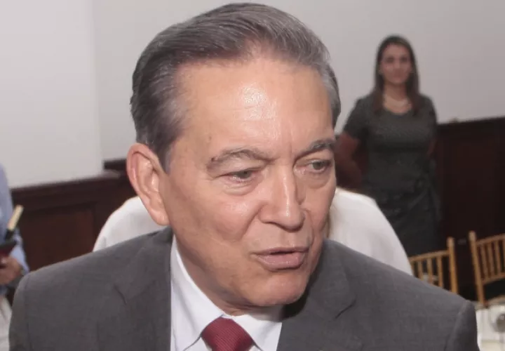 Cortizo volvió a recomendarle ayer al diputado Arias que se separe voluntariamente del cargo.  Foto de Víctor Arosemena