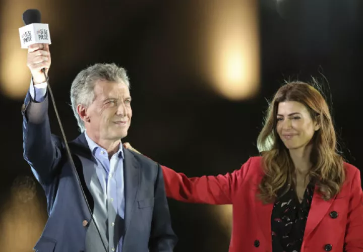 El opositor peronista Alberto Fernández con su candidata a vicepresidenta, Cristina Fernández de Kichner. Foto: AP.