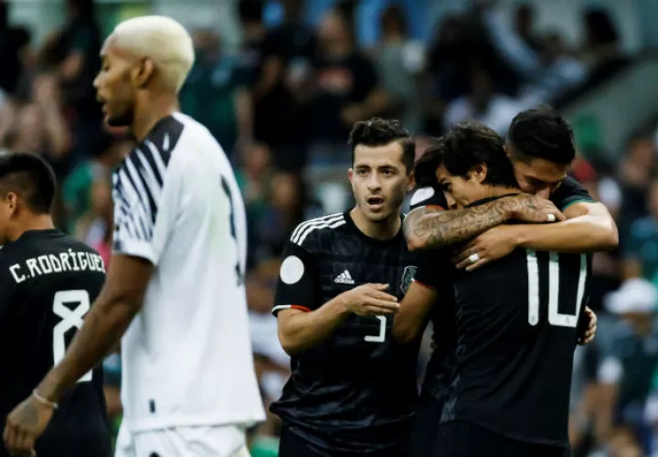 México se llevó los tres puntos ante  Panamá Foto EFE