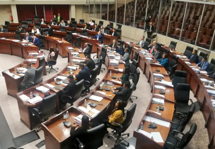 El pleno de la Asamblea Nacional discute el proyecto que reforma la Constitución Política de Panamá.