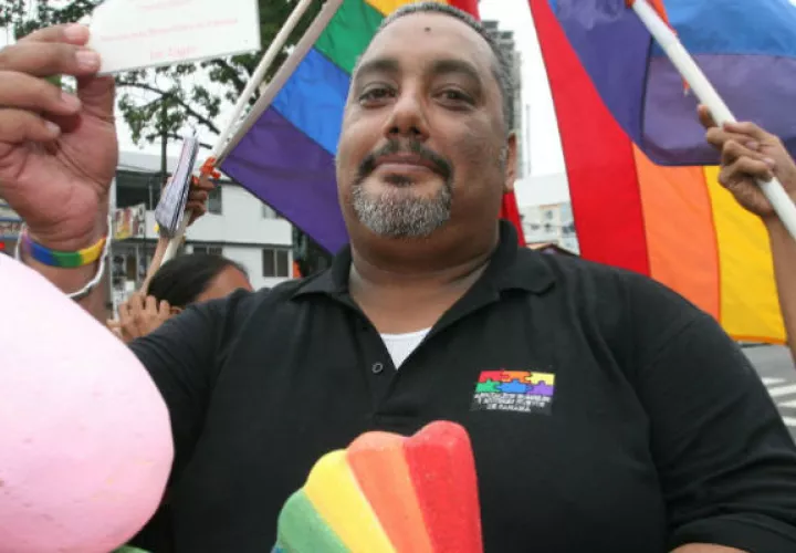 Ricardo Beteta dijo que la razón esta de lado de la comunida LGBT y que pronto se les hará justicia.