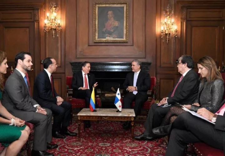 Unas ocho horas duró la visita de Cortizo a Colombia. Foto de cortesía