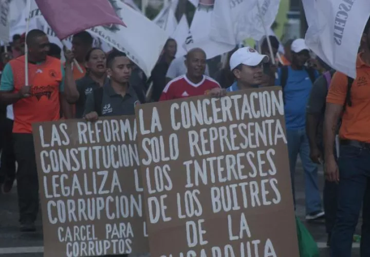 Más grupos de la sociedad civil hacen presión para que se elimine el paquete de reformas. Foto: Victor Arosemena