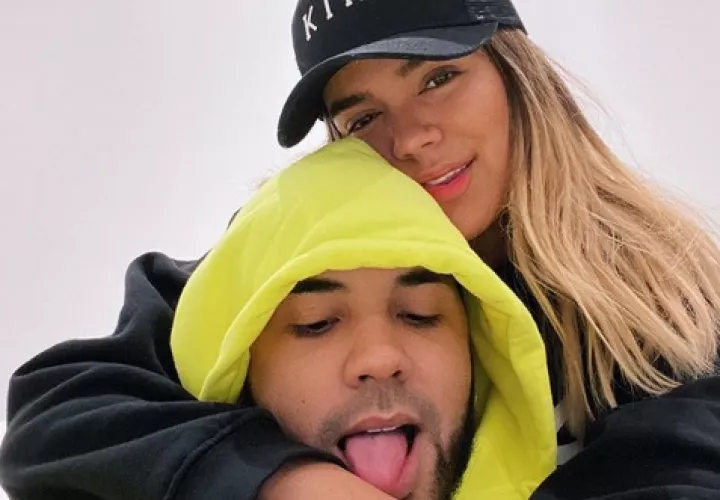 Karol G y Anuel.