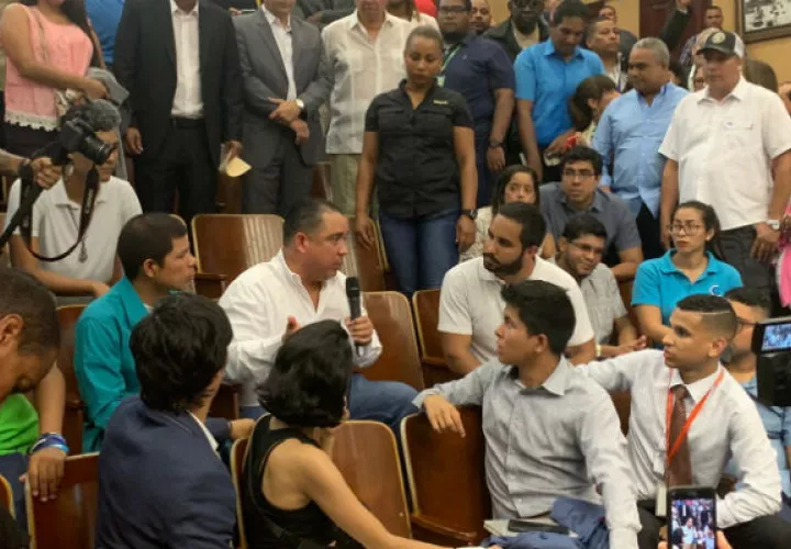 Diálogo con el presidente de la Asamblea Nacional.