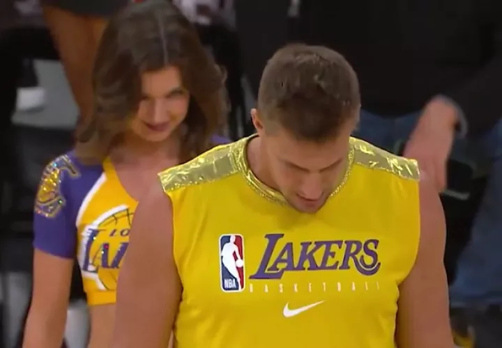 El ex NFL Rob Gronkowski no se dejó Foto Captura