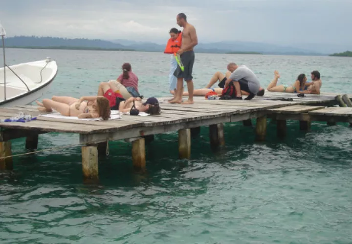 Un estimado de 350 mil 250 personas, entre nacionales y turismo se trasladaron al interior del país desde el 2 al 5 de noviembre.