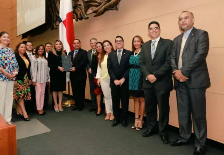 Aprobación del proyecto de ley.