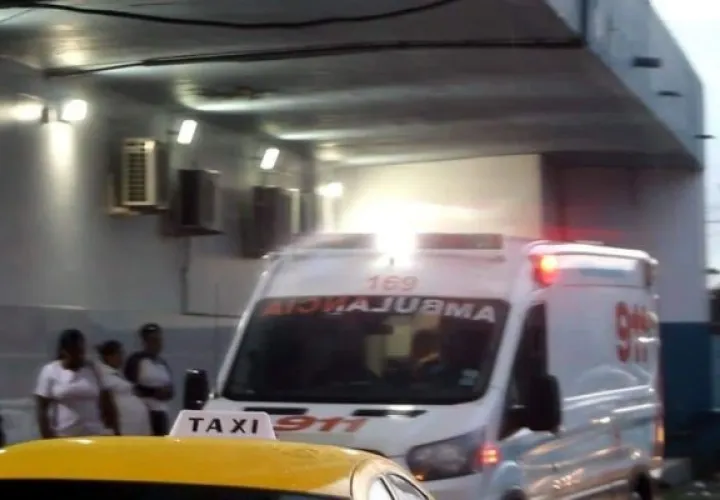 Testigos narran que un vehículo tipo camioneta de color gris, realizó múltiples detonaciones en el lugar. Foto/Diómedes Sánchez