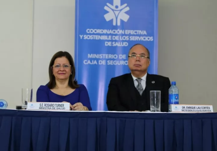 Rosario Turner (Minsa) y Enrique Lau Cortés (CSS) anunciaron la unificación de los servicios de salud. Foto: Cortesía
