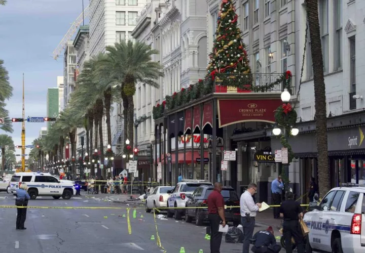  El tiroteo ocurrió en una zona comercial concurrida de Canal Street que tiene vías de tranvía y está cerca de varios hoteles. FOTO/AP
