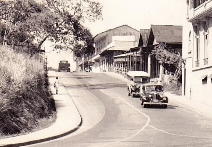 Bajada de la Avenida 4 de Julio, en 1930. Foto: Panamá Vieja Escuela.