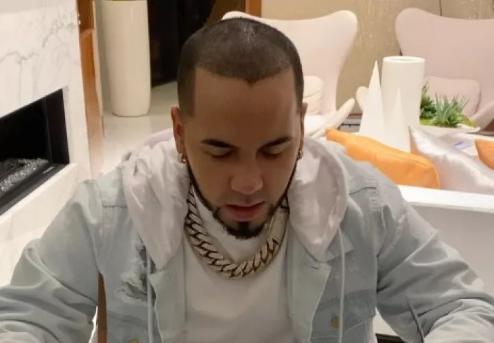 Anuel.