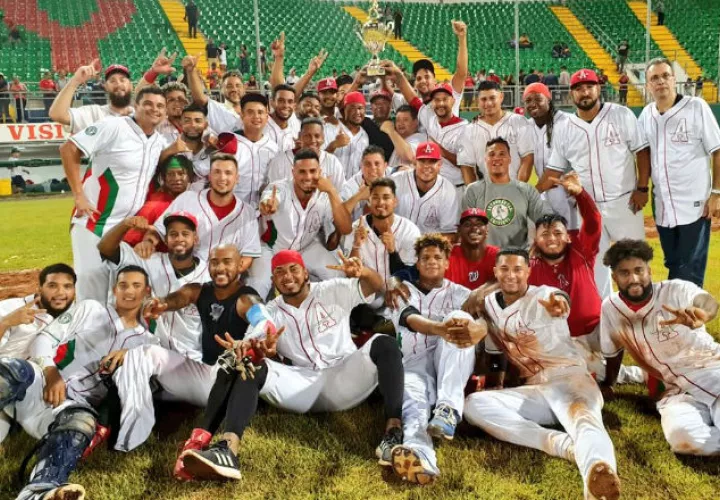 Astronautas le ganaron la serie final a Federales Foto @Probeis