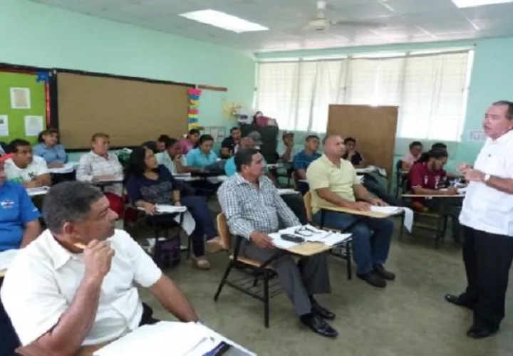 Las capacitaciones se realizarán durante tres semanas de manera simultánea, en las 16 regiones educativas a nivel nacional.  Cortesía