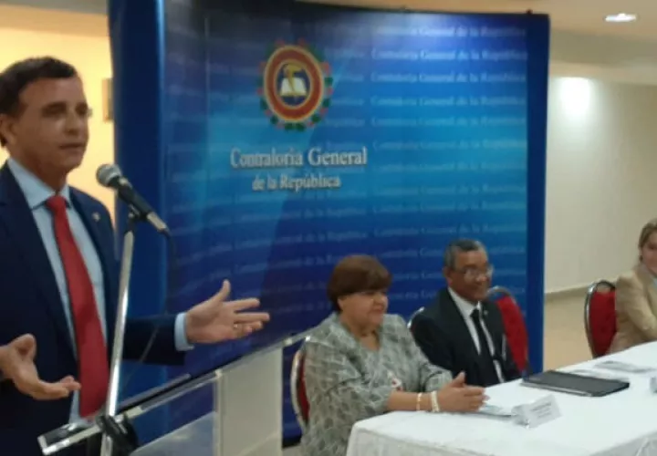 Presentación de los nuevos fiscalizadores. Foto/ Víctor Arosemena