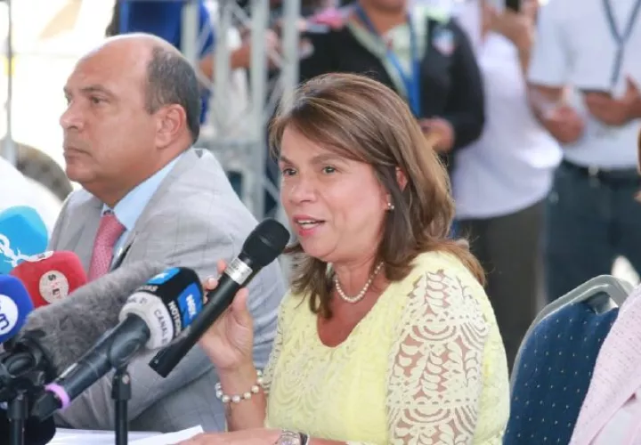 La ministra Maruja Gorday dijo que, poco a poco, las escuelas que falten se iniciarán las clases. Cortesía
