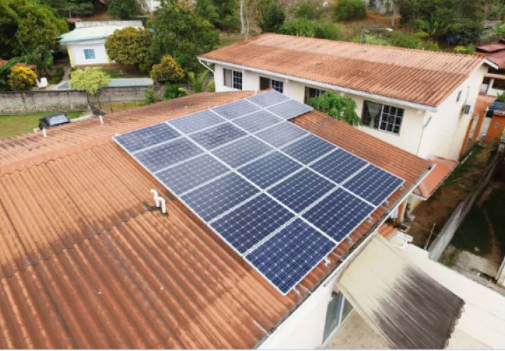 Staff dijo que se puede crear algún incentivo fiscal para que más panameños utilicen paneles solares. Foto/Archivo