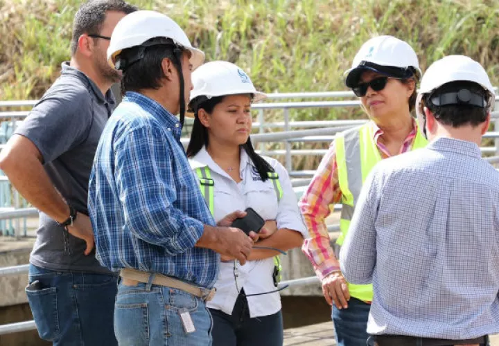 Supervisan el avance de los trabajos que se llevan a cabo en la planta Federico Guardia Conte.