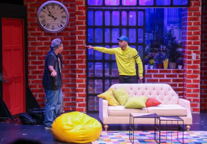 Angel Medina y Pablo Brunstein en una escena de la comedia "Se Alquila', en Teatro Pacific. Cortesía