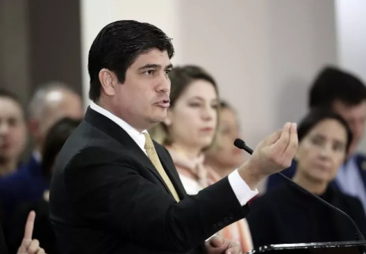 el presidente de Costa Rica, Carlos Alvarado, todo otras medidas cotra el coronavirus.