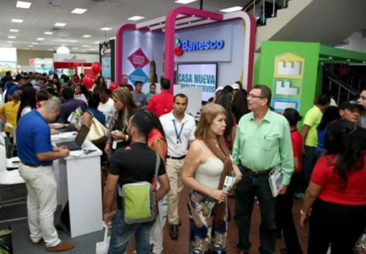   En la feria Expo Vivienda participan inmobiliarias, promotoras, bienes raíces y bancos.