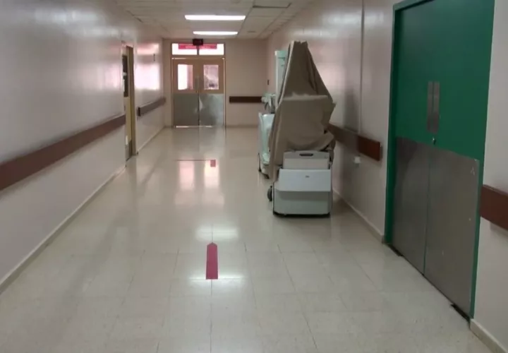 Hay tres  médicos hospitalizados entre los 7 pacientes en cuidados intensivos.