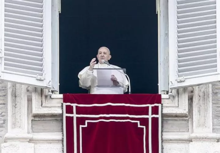 El viernes y el sábado, Francisco celebró la misa matutina en Santa Marta, pero canceló sus audiencias privadas previstas con participantes en un congreso en el Vaticano y miembros de los Legionarios de Cristo, entre otros.