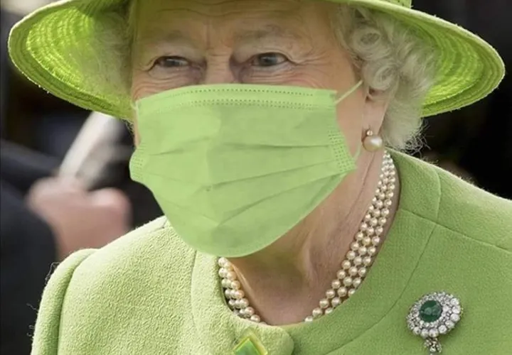 Reina Isabel II, en tiempos de  coronavirus. Cada detalle de su 'outlook' habla de glamour y gusto exquisito al vestir. Foto: Facebook