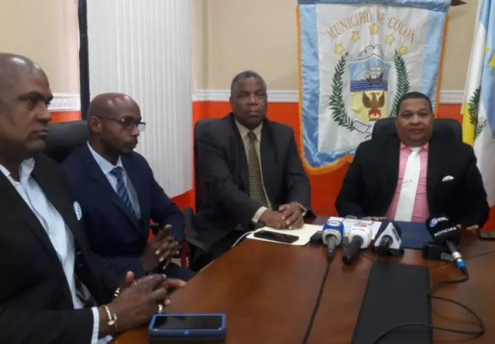Municipios en Panamá cerrarán por falta de recursos.