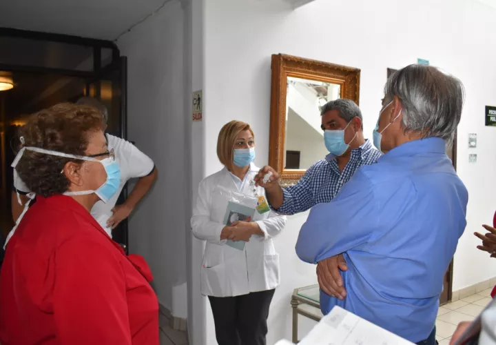 El funcionario de salud fue quien dio la alerta y actualmente esta recluido en el Hotel Hospital en David.